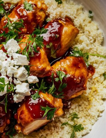 Hot Honey Feta Chicken: A Deliciously Spicy and Sweet Recipe to Try